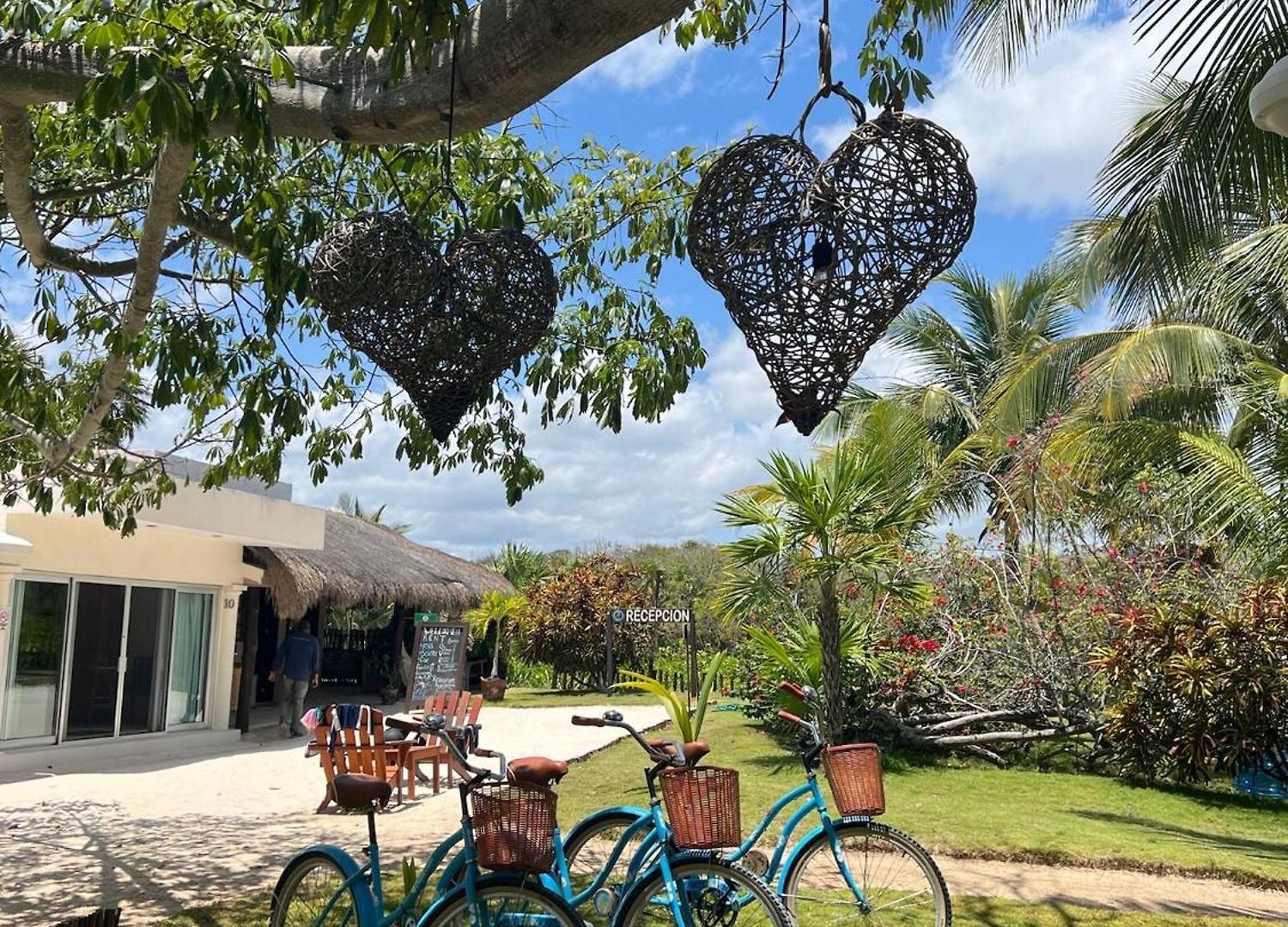 El Paraiso Hotel