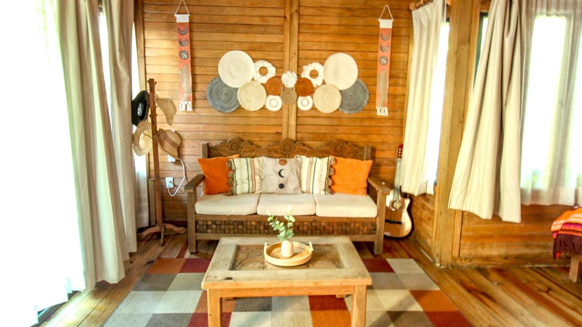 Alicat Villa *