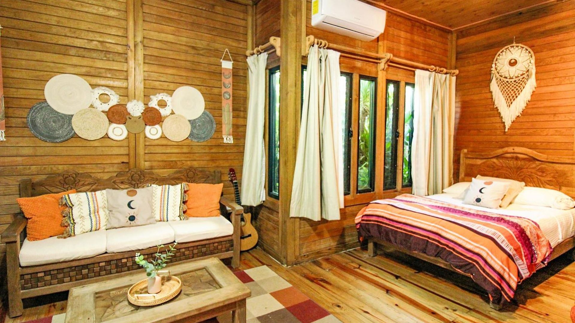 Alicat Villa *
