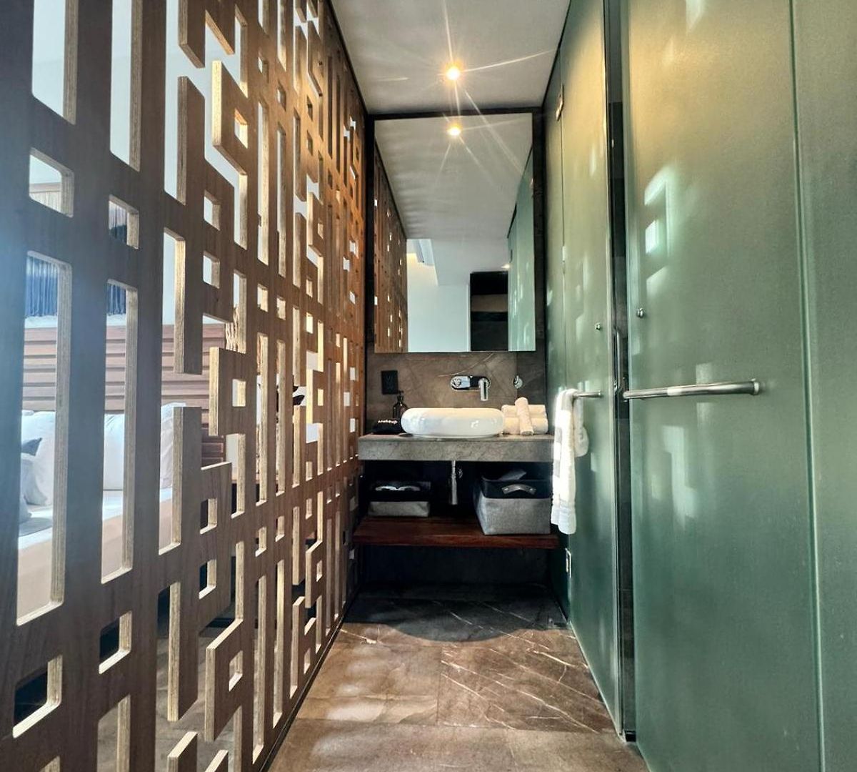 Iik By Groovy Stays- A Hip Condo-hotel With Wifi, Rooftop, Pool, Sleeps 6 Apartahotel