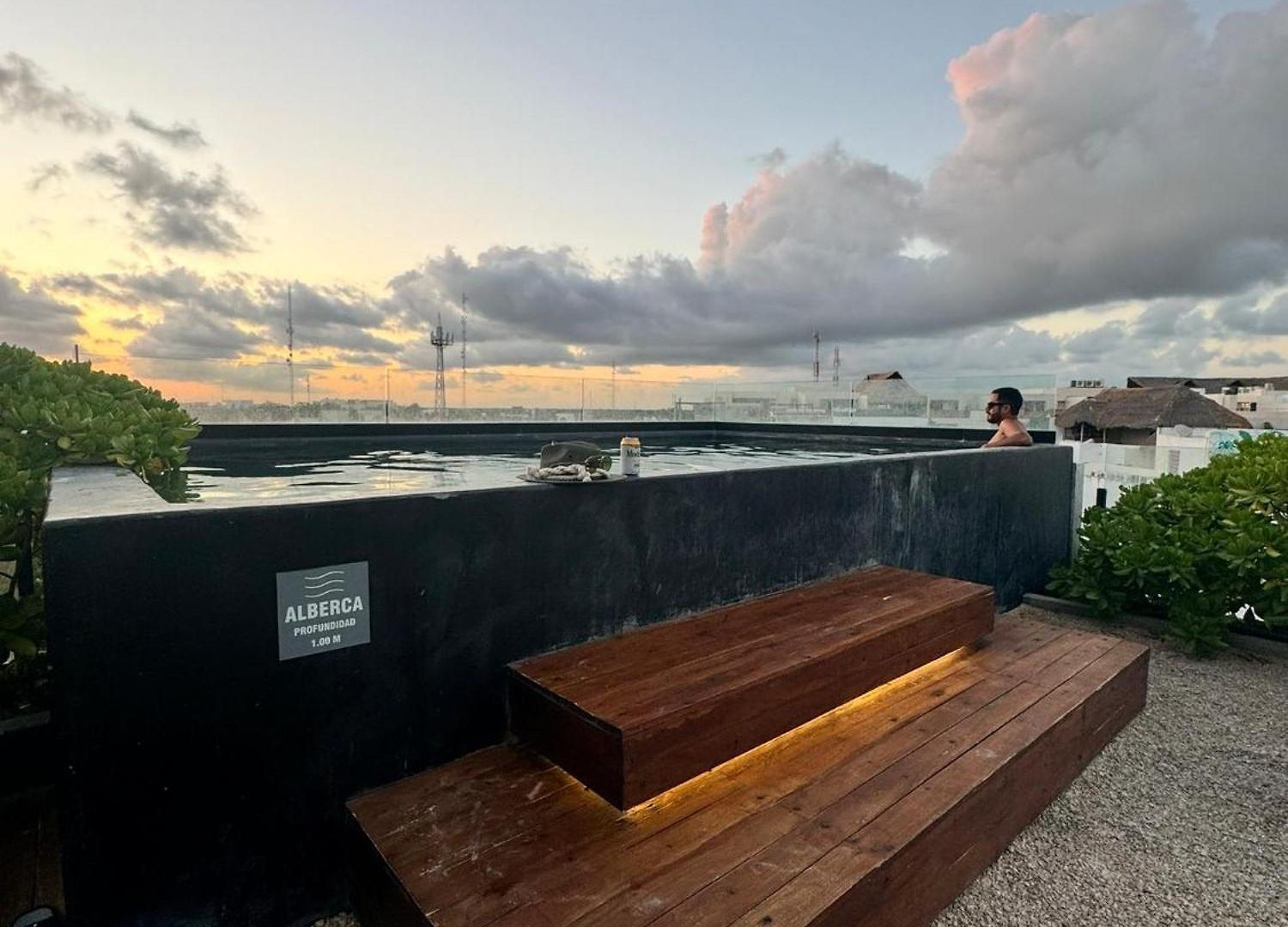 Iik By Groovy Stays- A Hip Condo-hotel With Wifi, Rooftop, Pool, Sleeps 6 Apartahotel