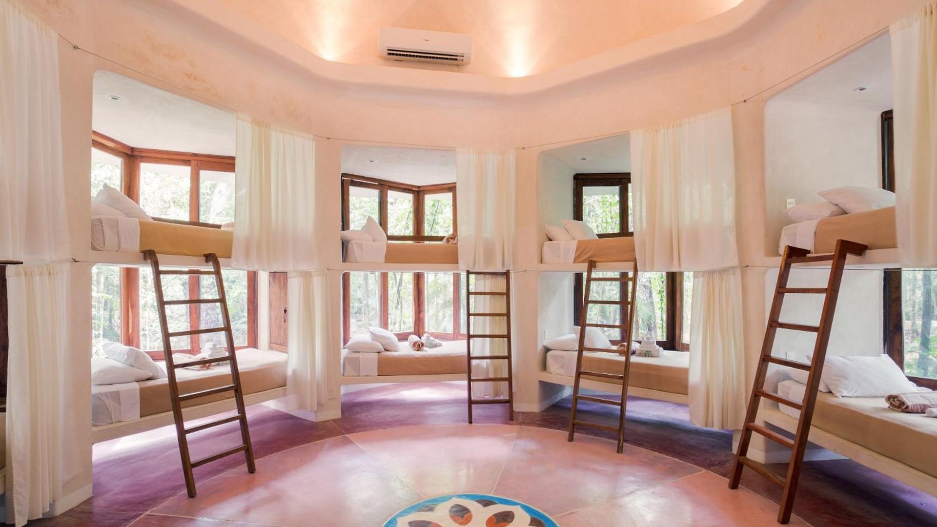 Hotel Holistika 4*