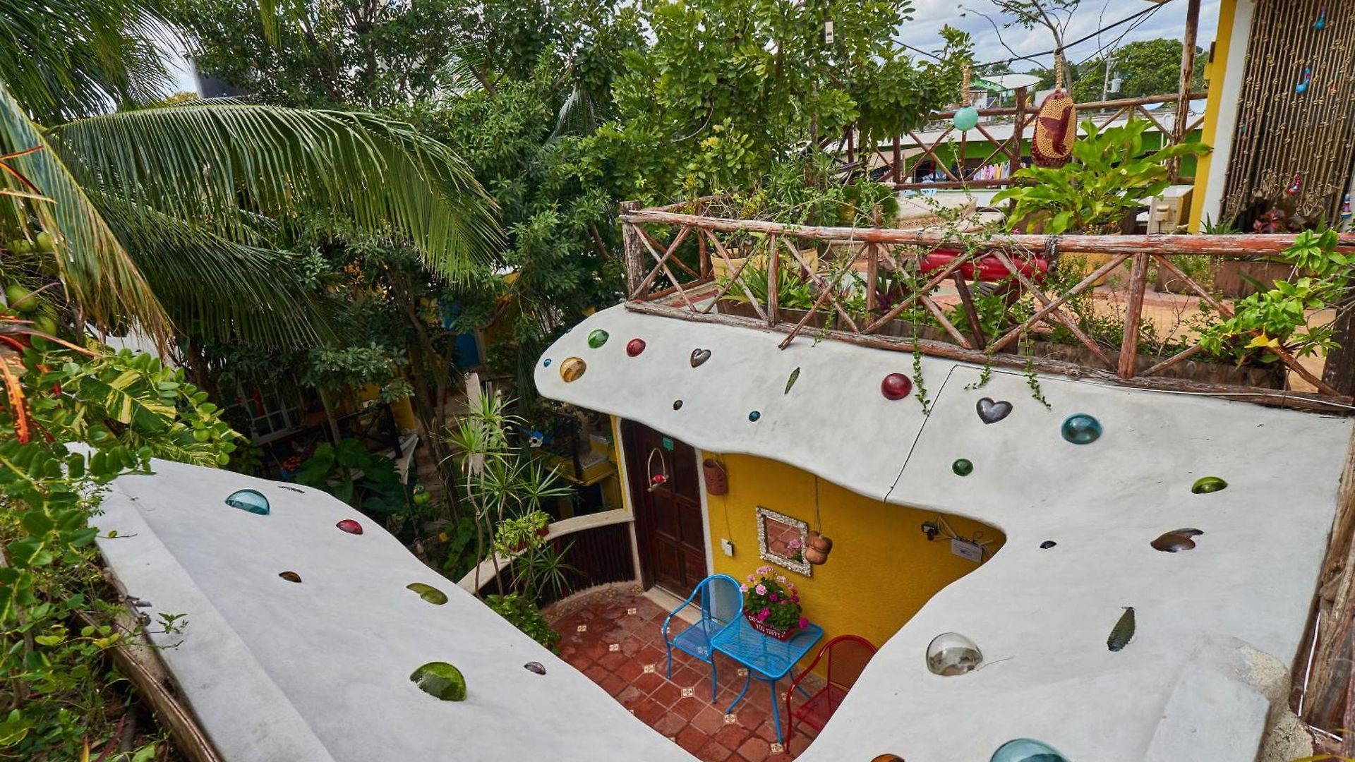 Maison Hotel 3*