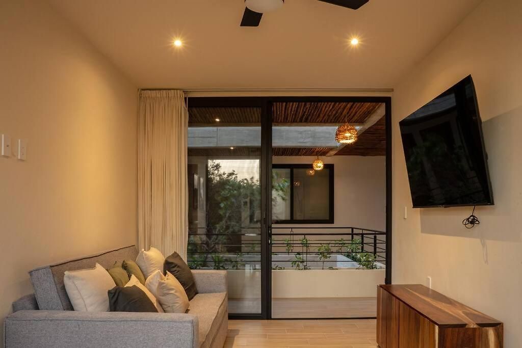 Apartment Private Pool & Terrace - Sleeps 4 Near The - B104