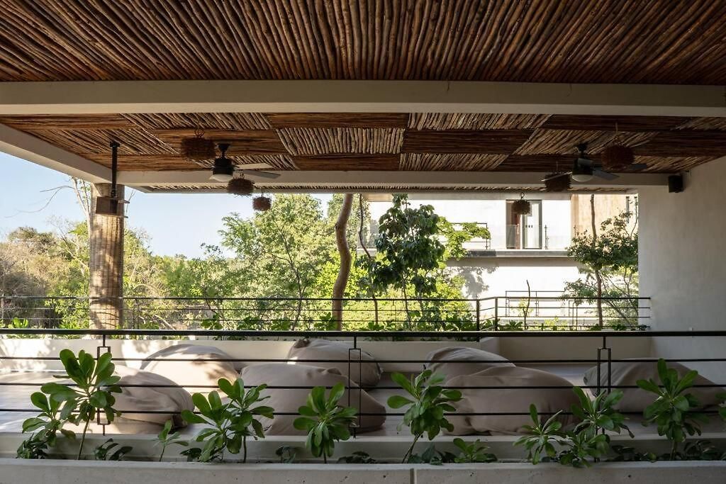 Private Pool & Terrace - Sleeps 4 Near The - B104 Apartment