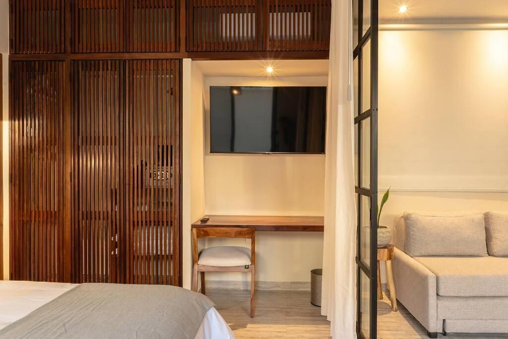 Apartment Private Pool & Terrace - Sleeps 4 Near The - B104