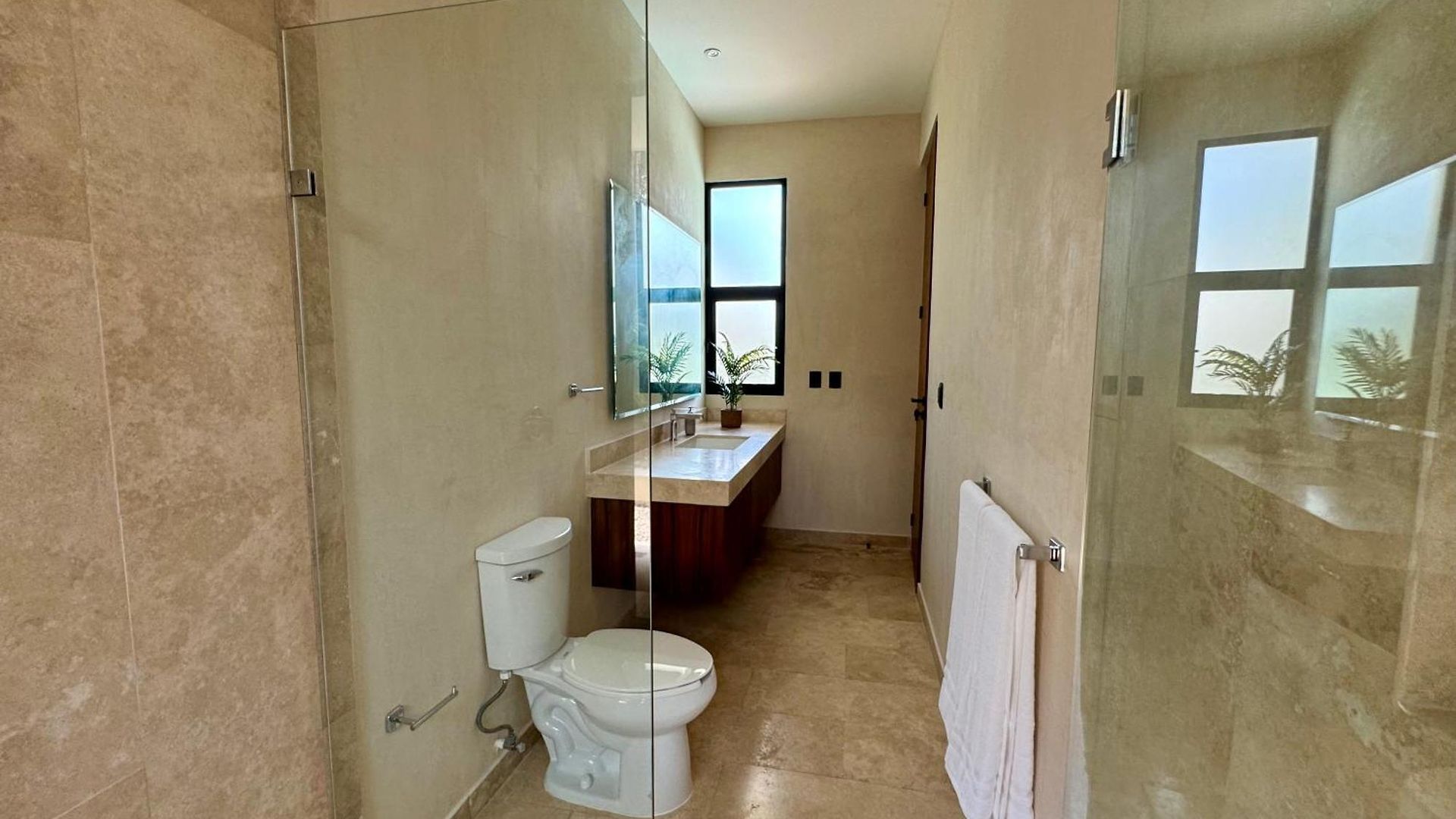 Villa Casa Laak, Luxury Villa, 5 Bedroom 7 Bt, Heated Pool
