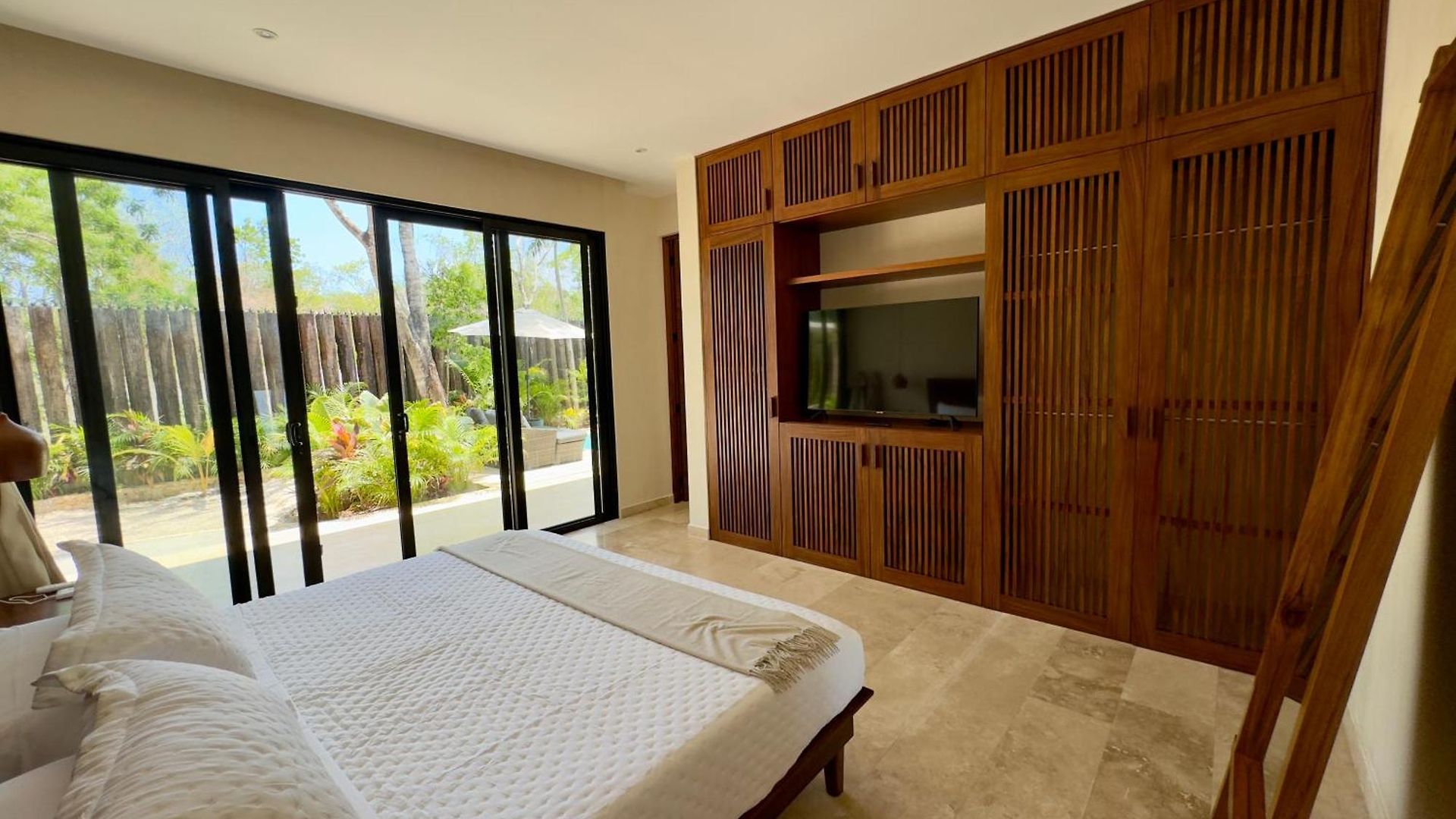 Casa Laak, Luxury Villa, 5 Bedroom 7 Bt, Heated Pool