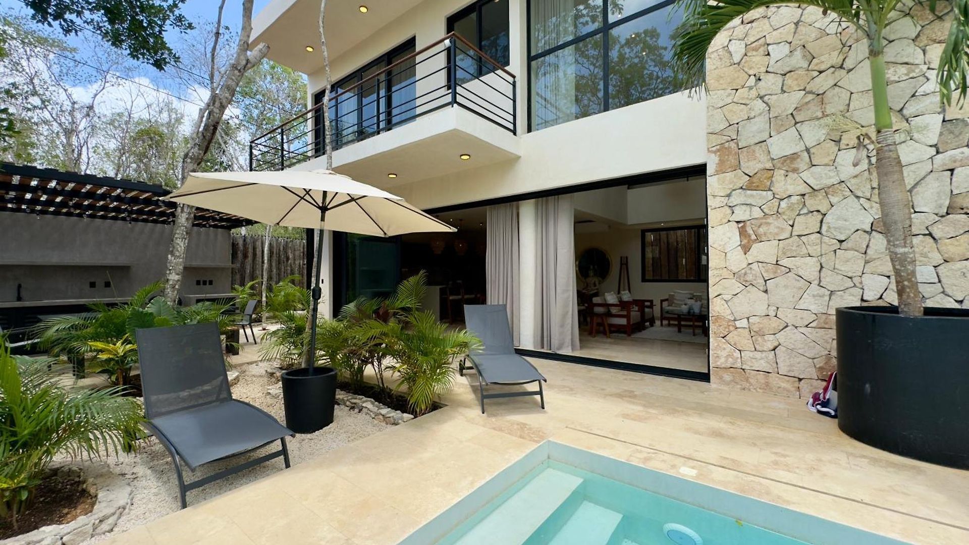 Casa Laak, Luxury Villa, 5 Bedroom 7 Bt, Heated Pool