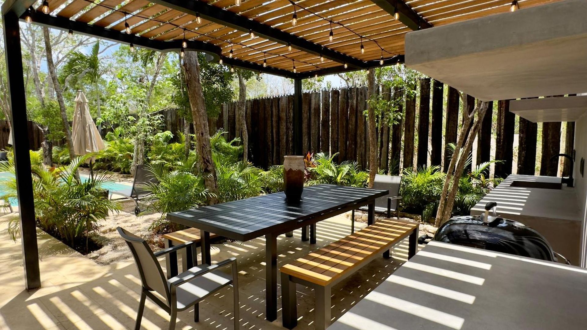 Villa Casa Laak, Luxury Villa, 5 Bedroom 7 Bt, Heated Pool *