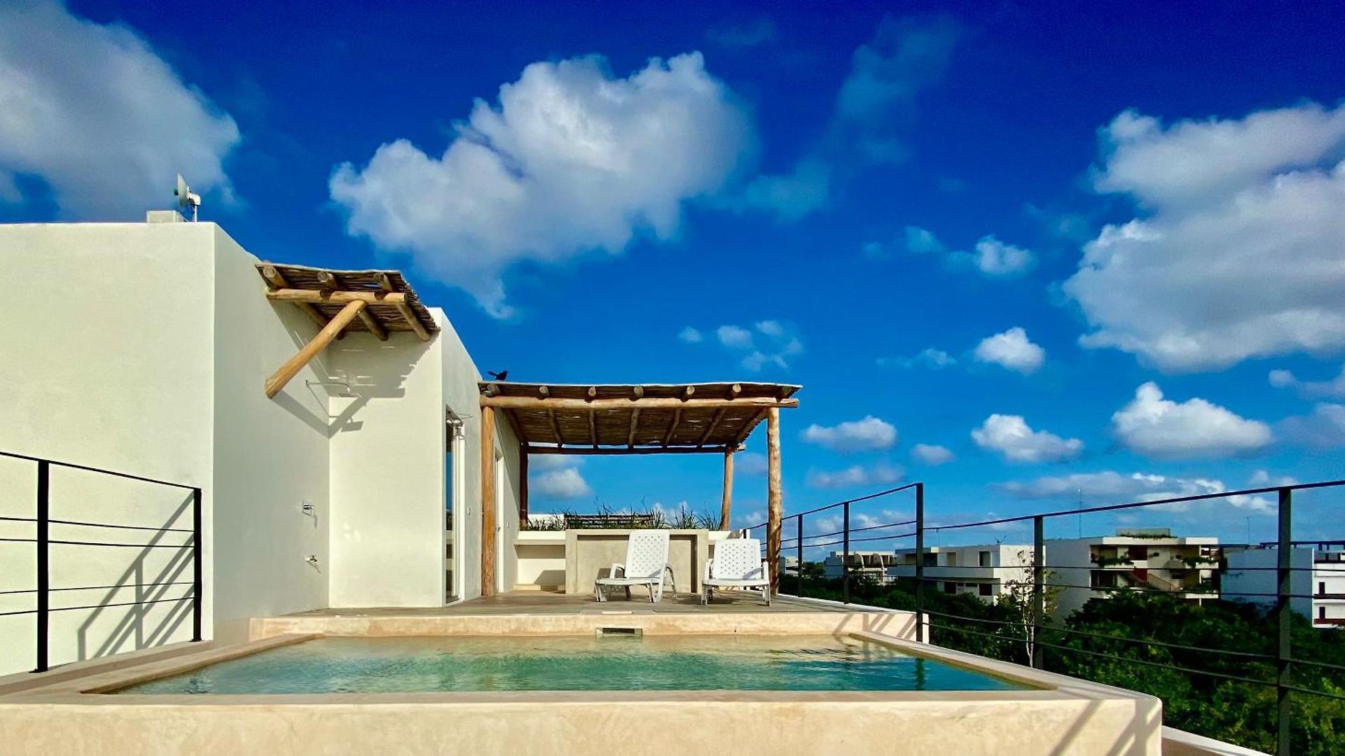 Rosa Azul Apartahotel
