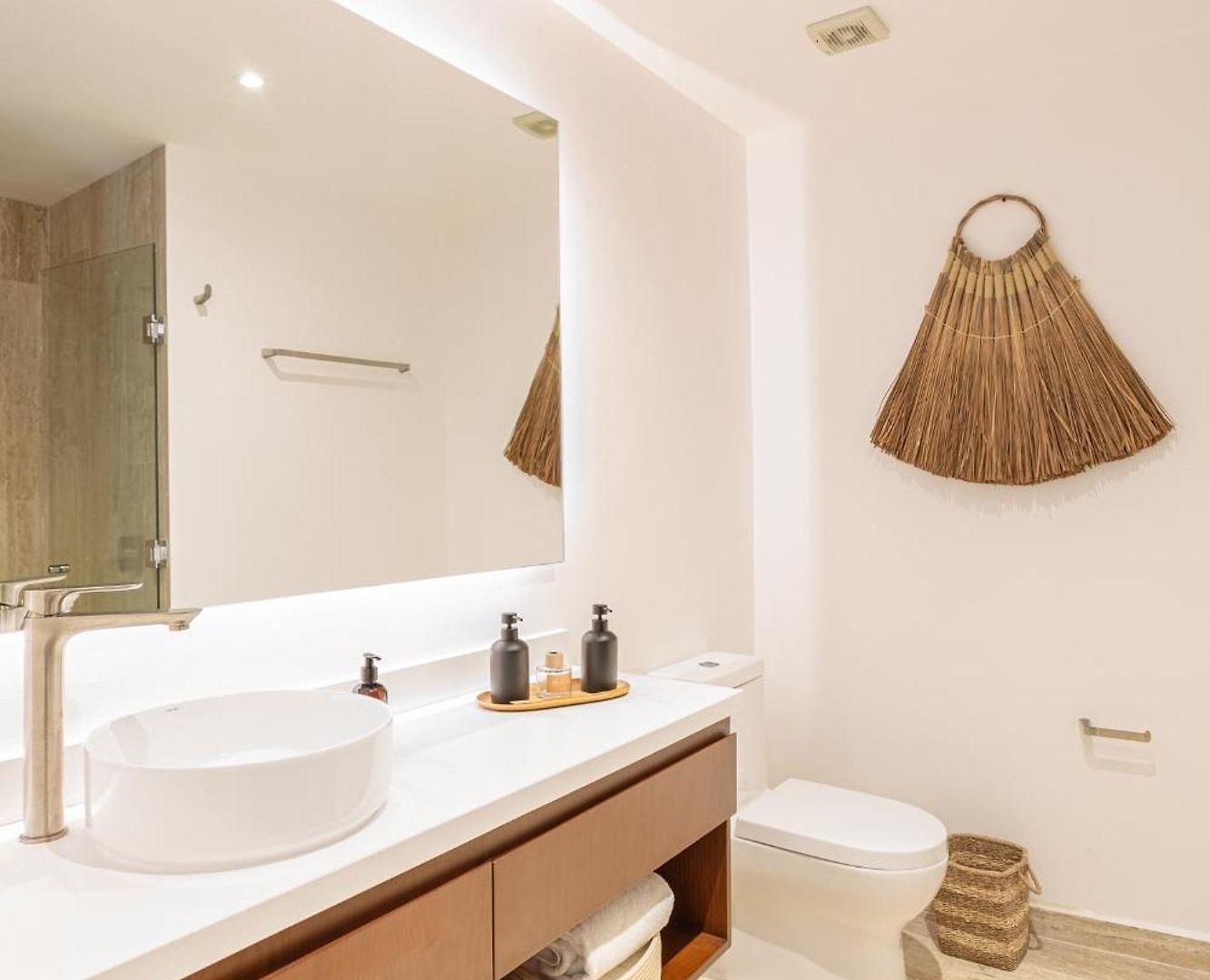 Mistiq Temple I Apartment