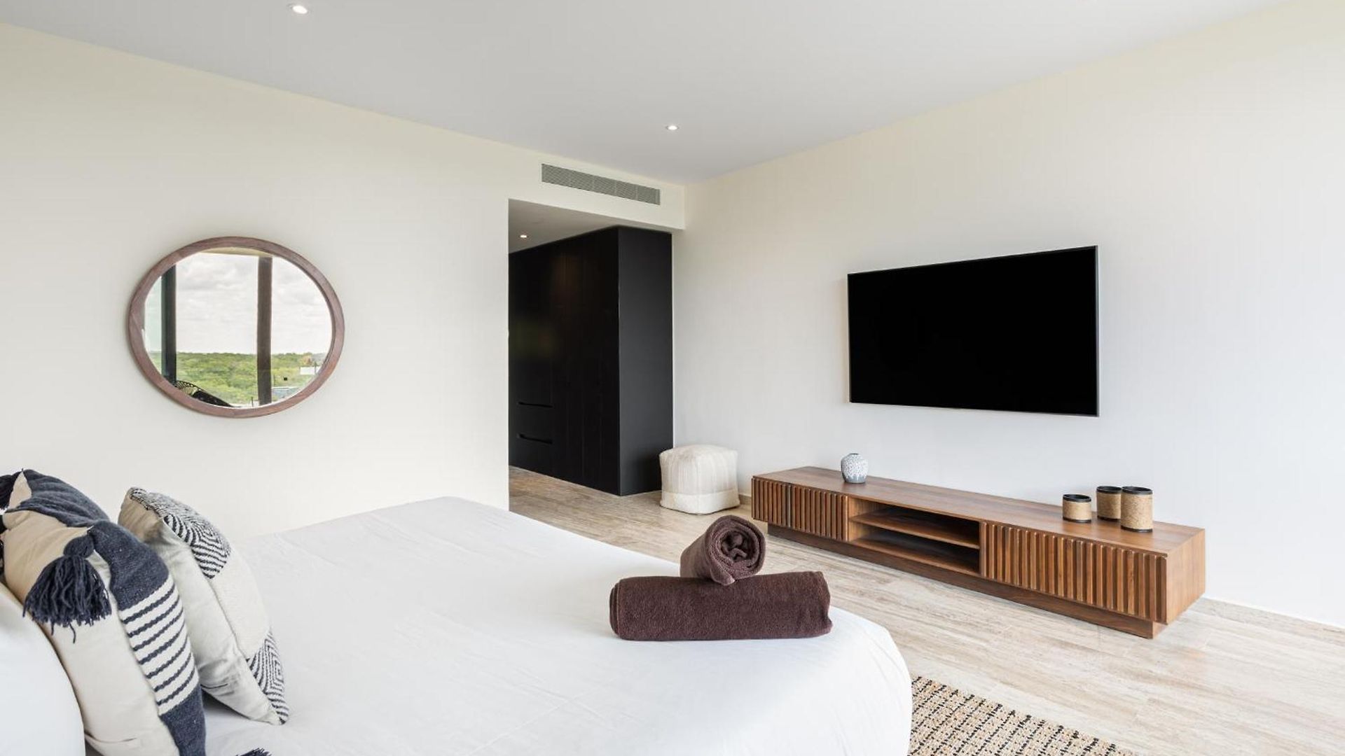 Mistiq Temple I Apartment *