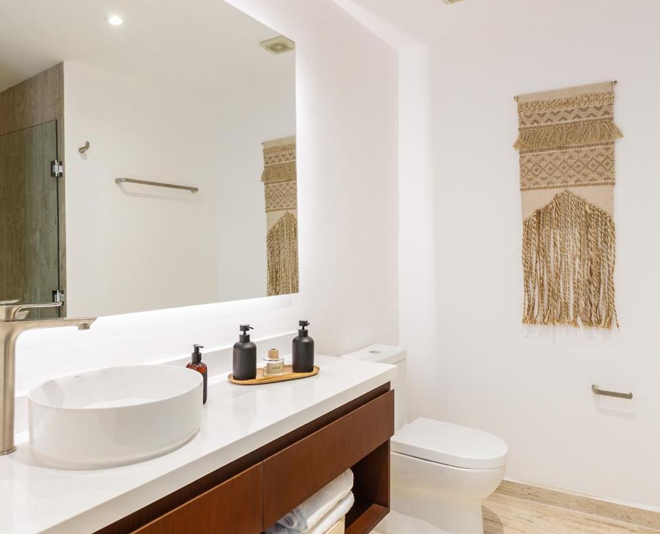Mistiq Temple I Apartment *