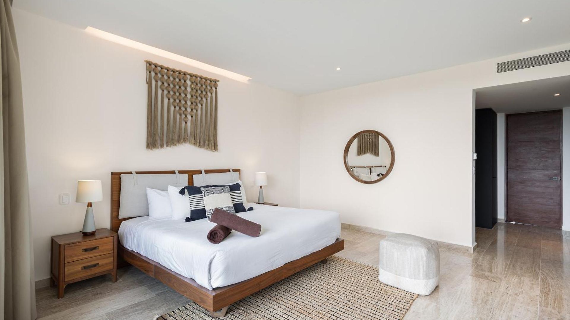 Mistiq Temple I Apartment *