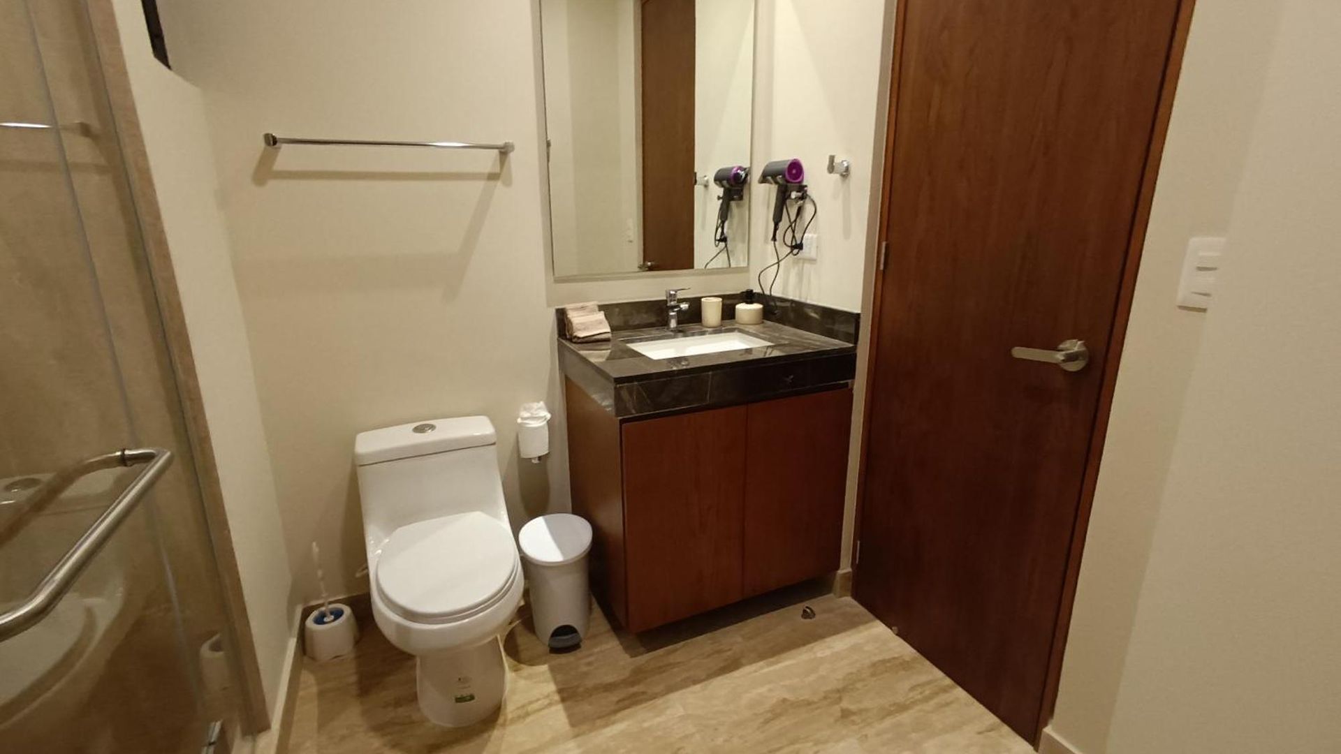 Luxury & Modern In Amenities By Yeah