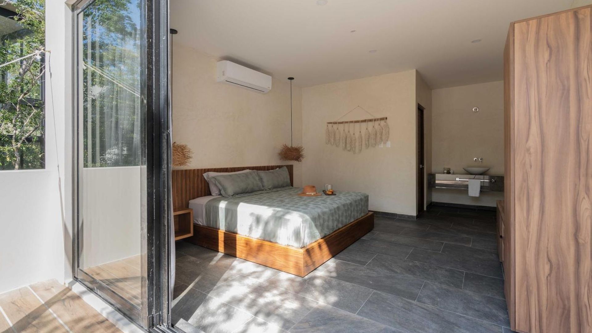 Twelve O'clock - Luxury Villa *