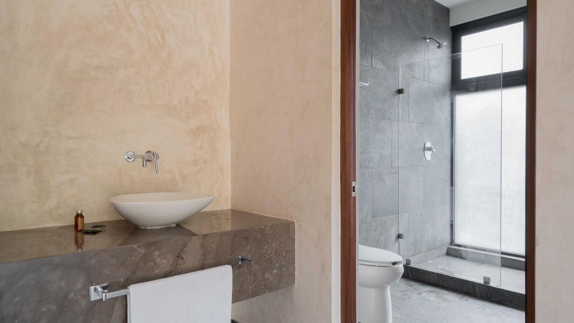 Twelve O'clock - Luxury Villa