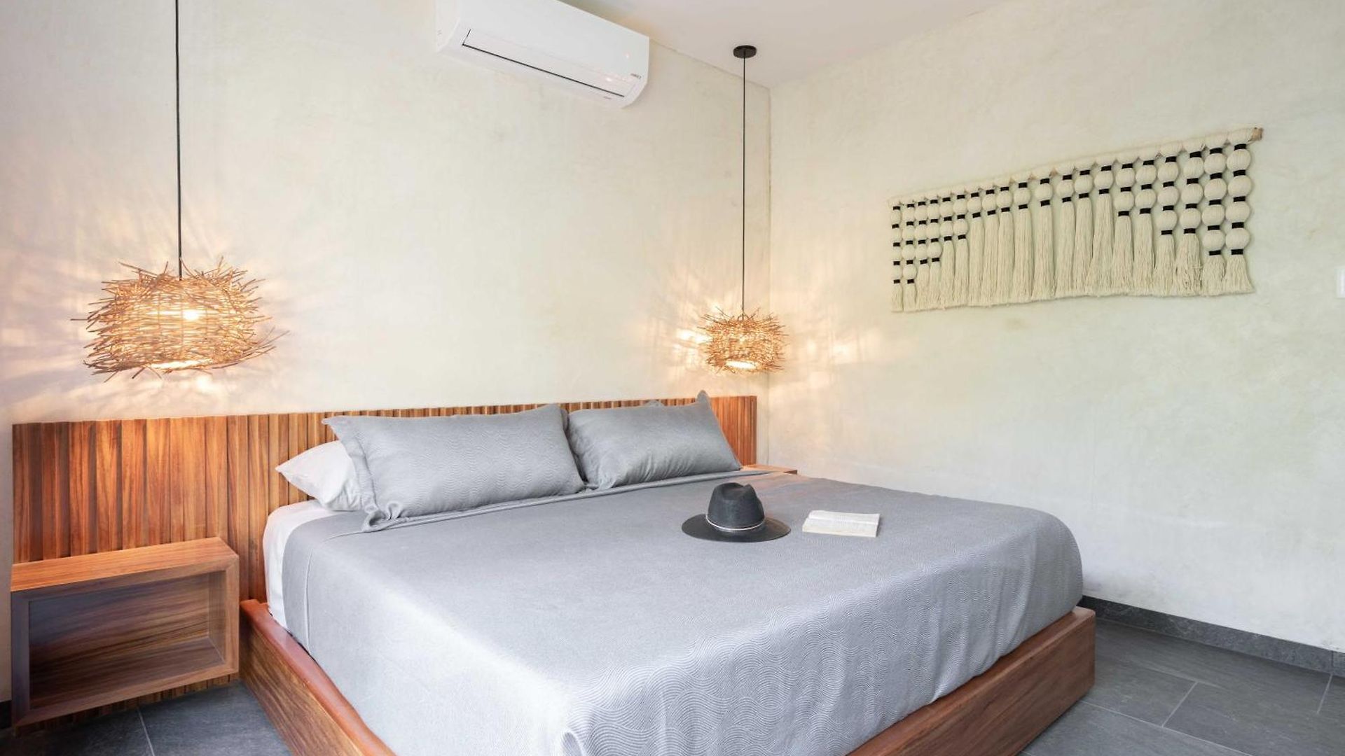 Twelve O'clock - Luxury Tulum