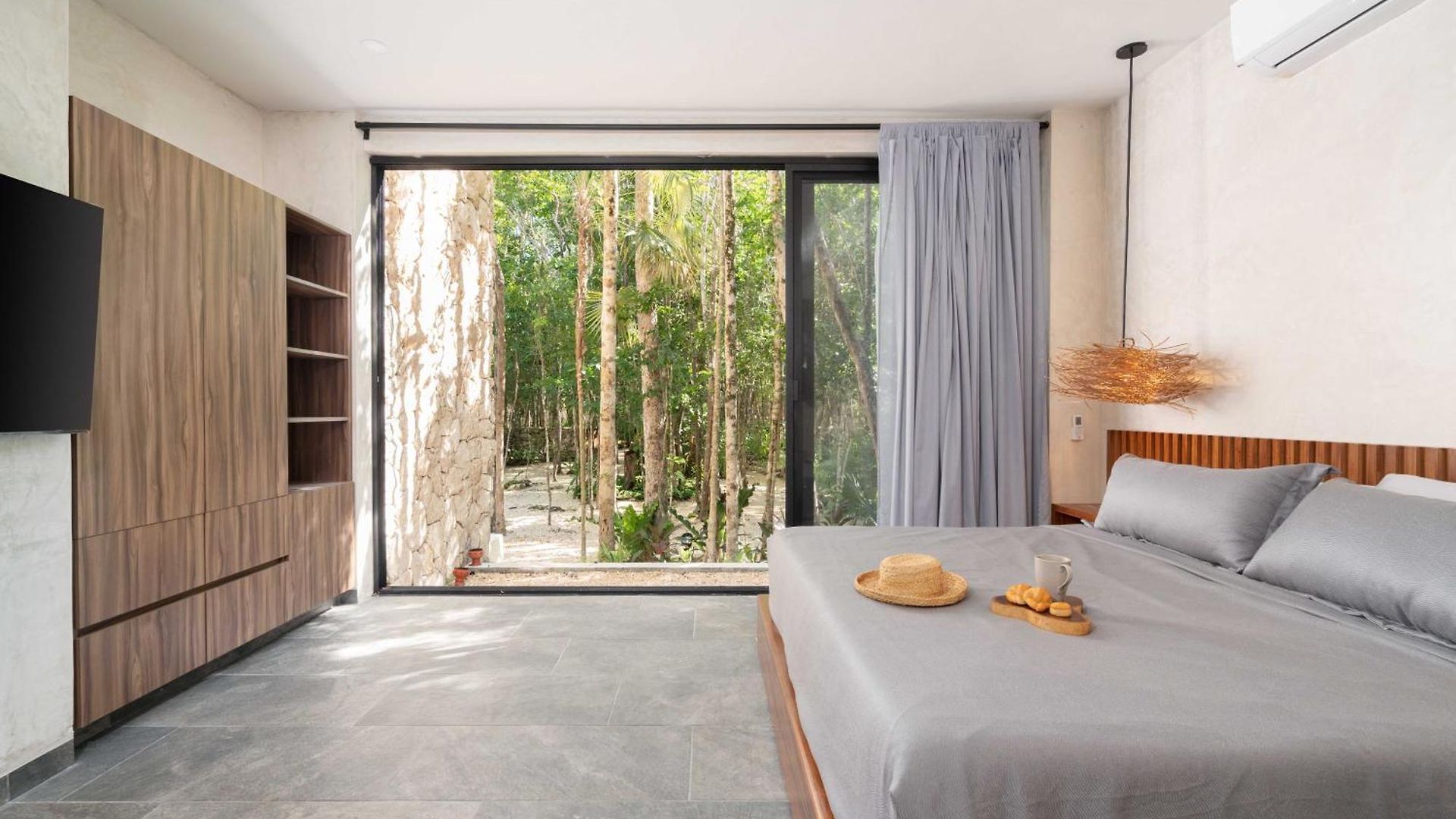 Twelve O'clock - Luxury Villa