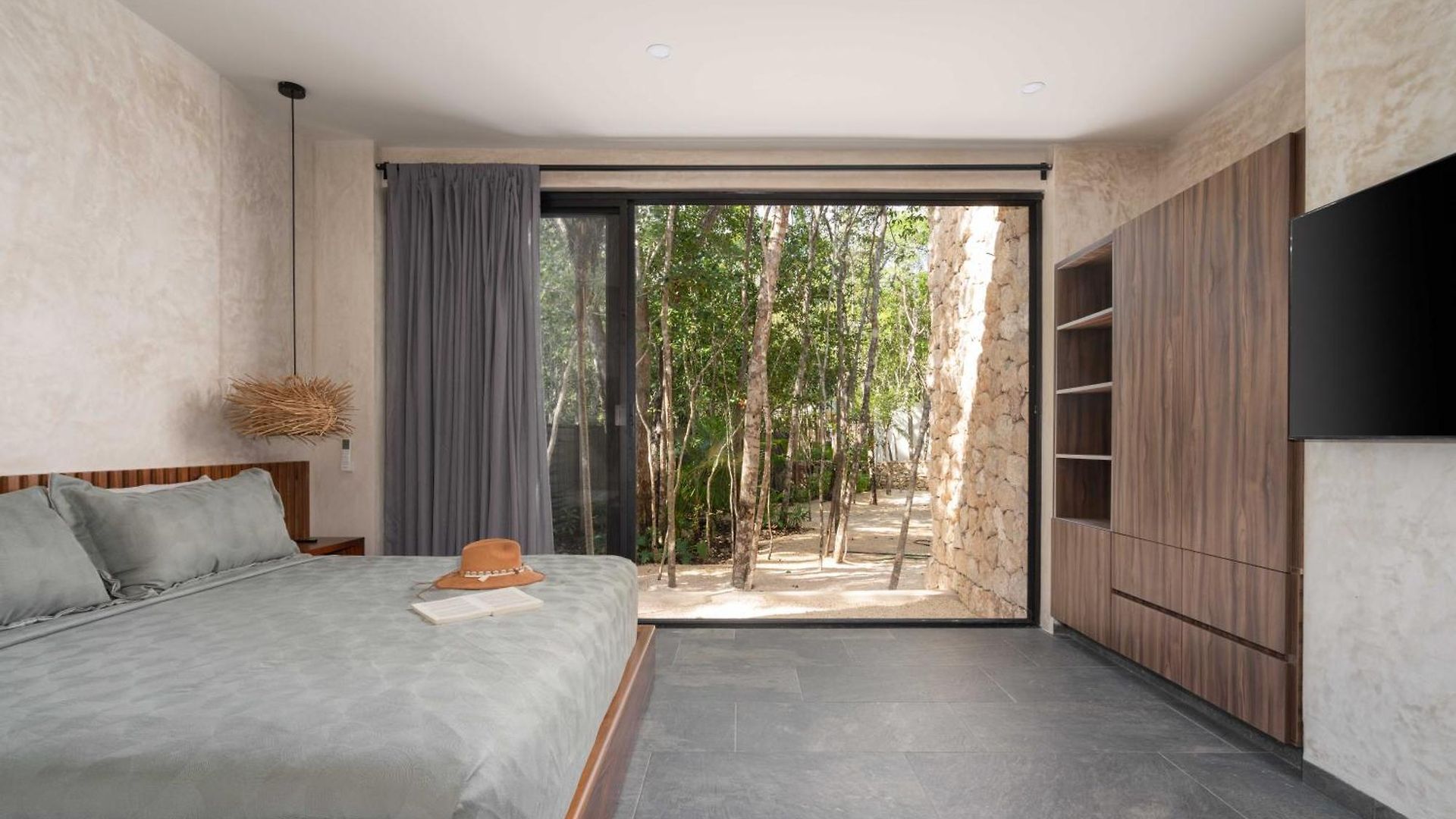 Twelve O'clock - Luxury Villa