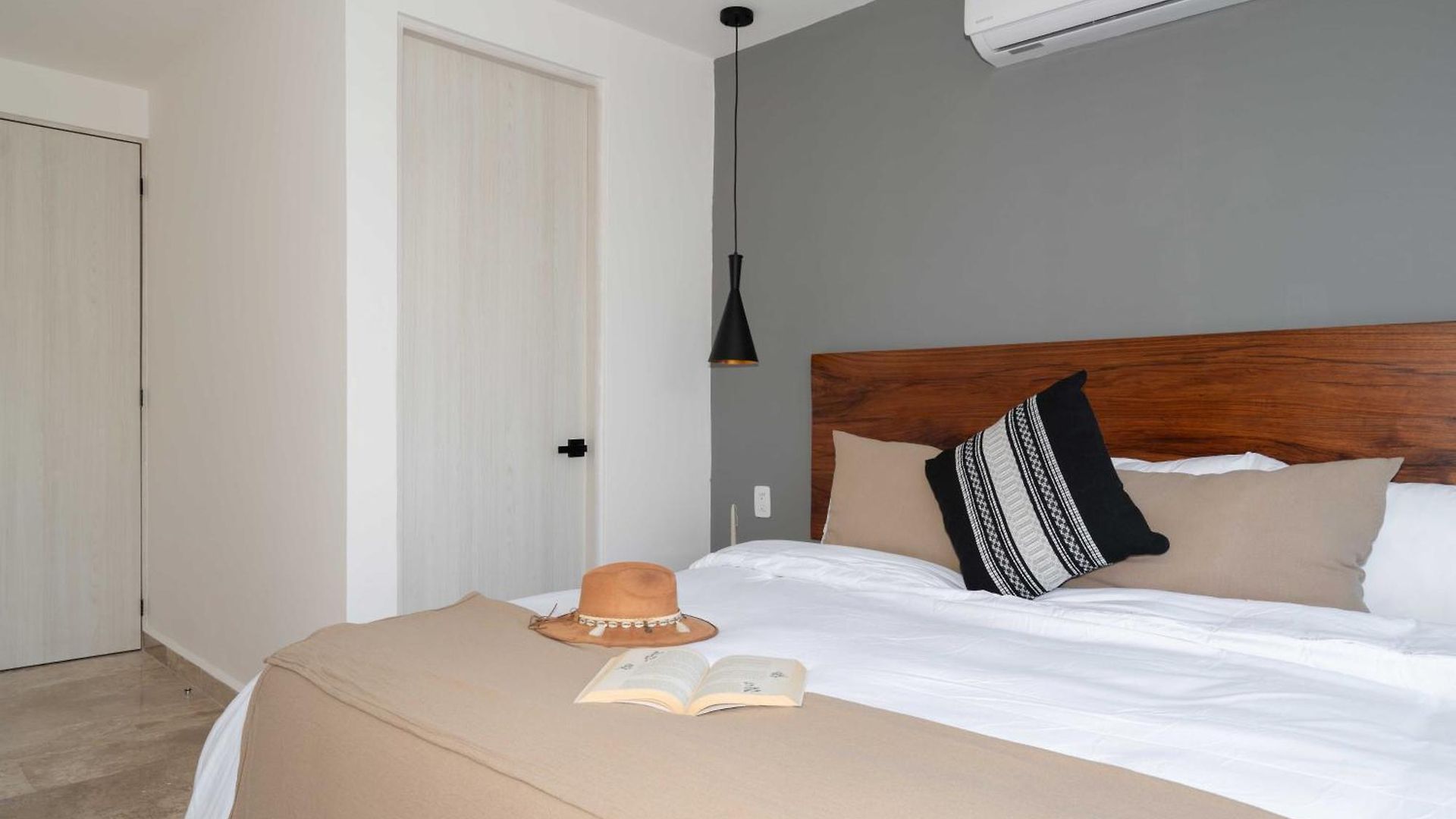 2 Bd Private Plunge Pool And Terrace