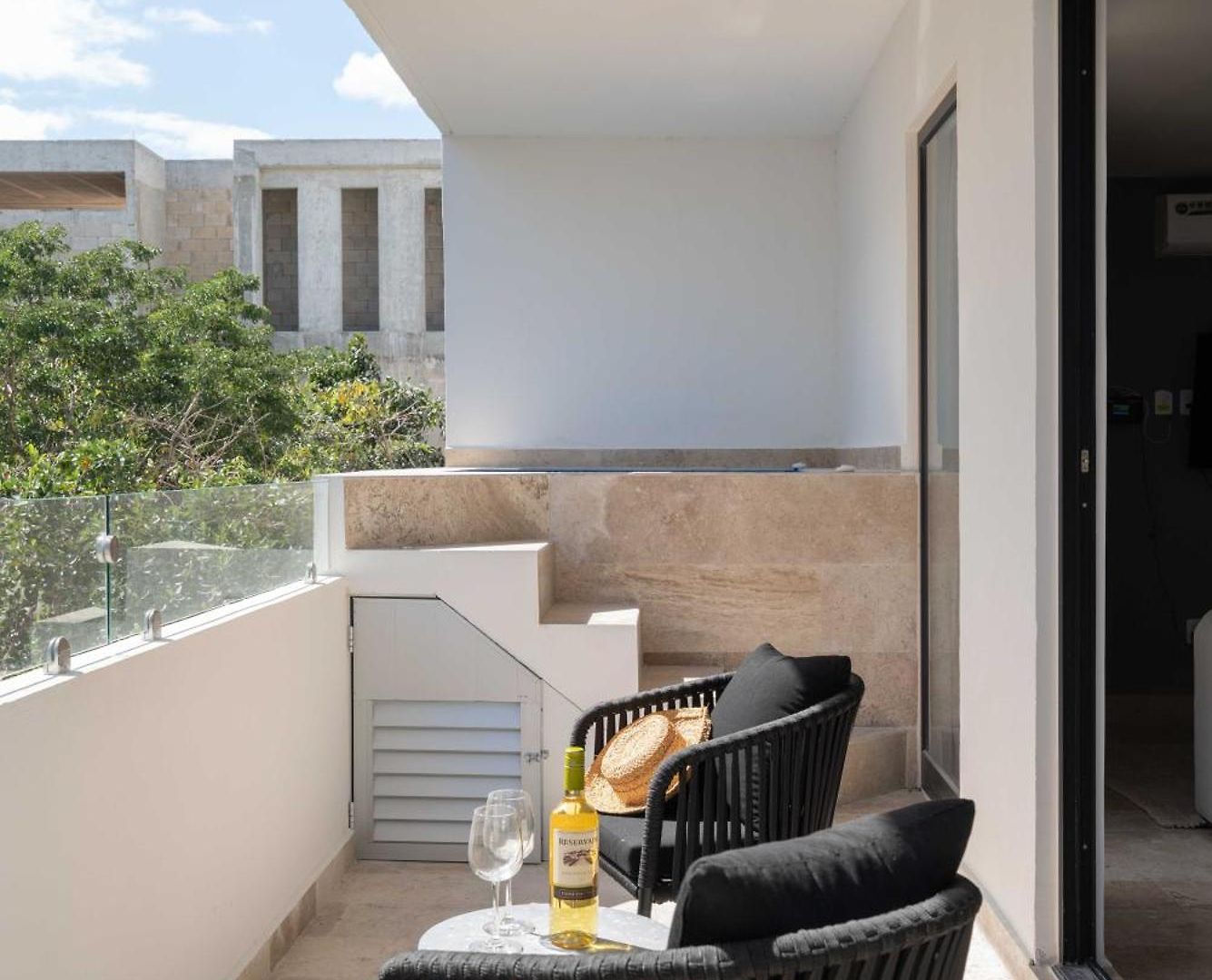 2 Bd Private Plunge Pool And Terrace Apartment
