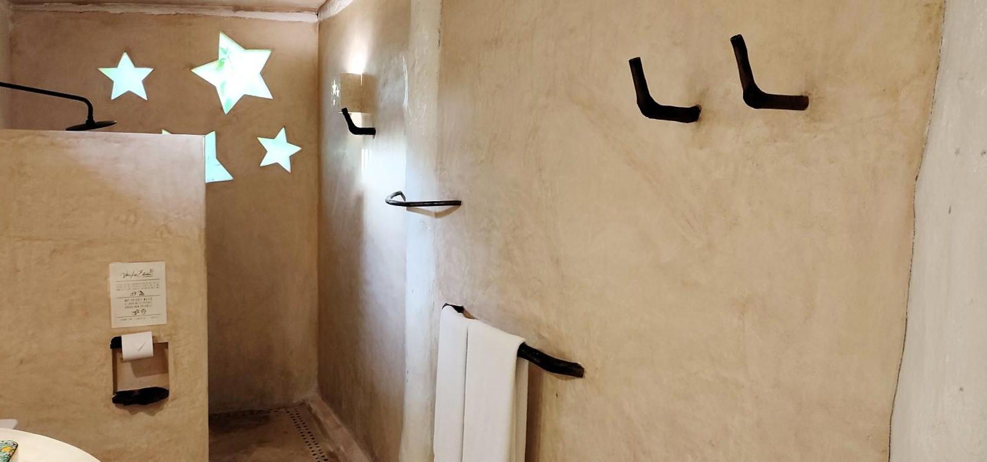 Hotel Estrellas - Located At The Party Zone