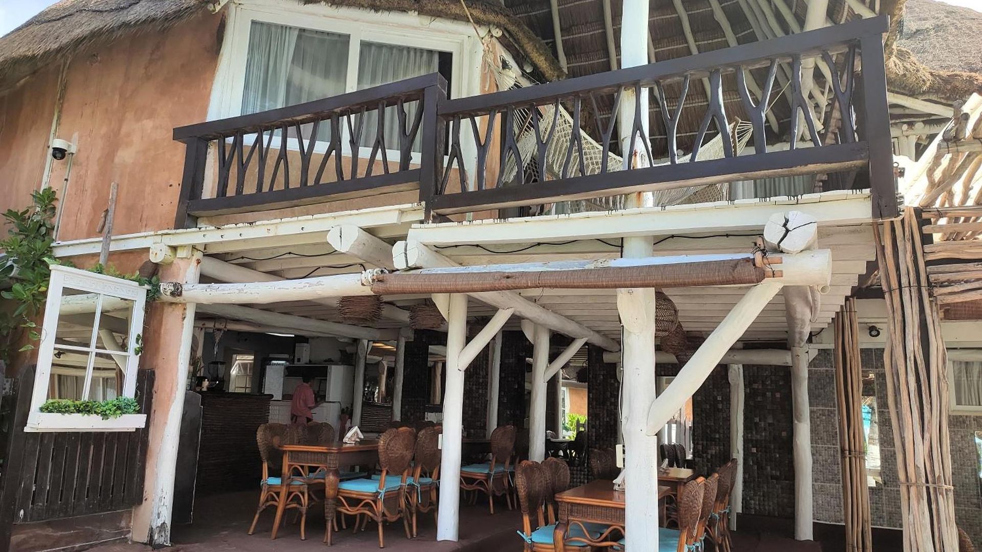 Estrellas - Located At The Party Zone Hotel
