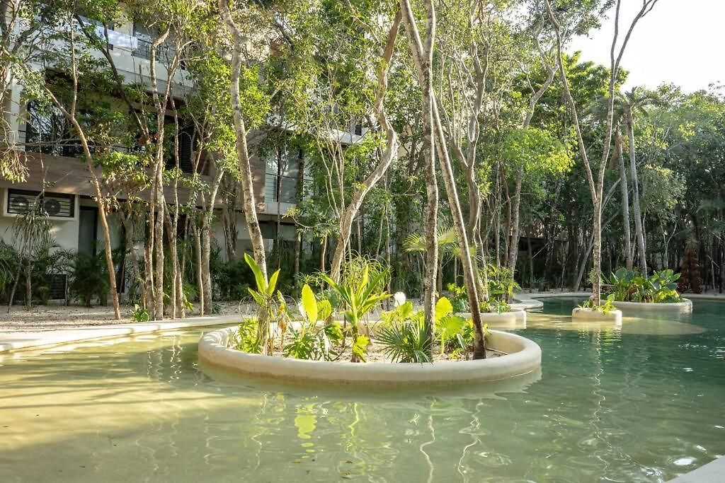 New 1 Bedroom - *