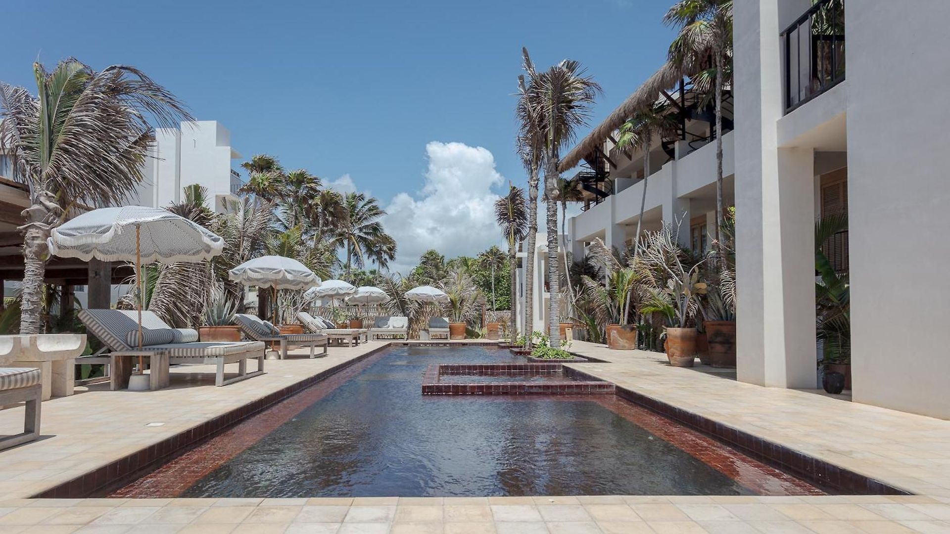 Panamera Hotel 4*
