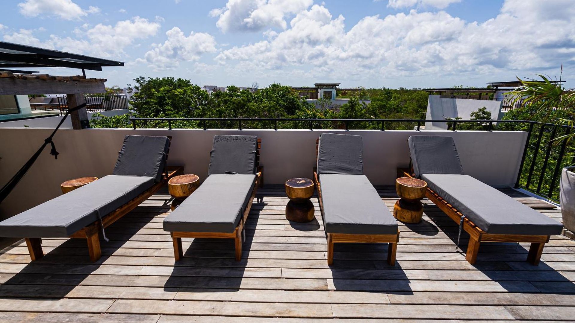 Penthouse With Private Jungle, Pool, Downtown *