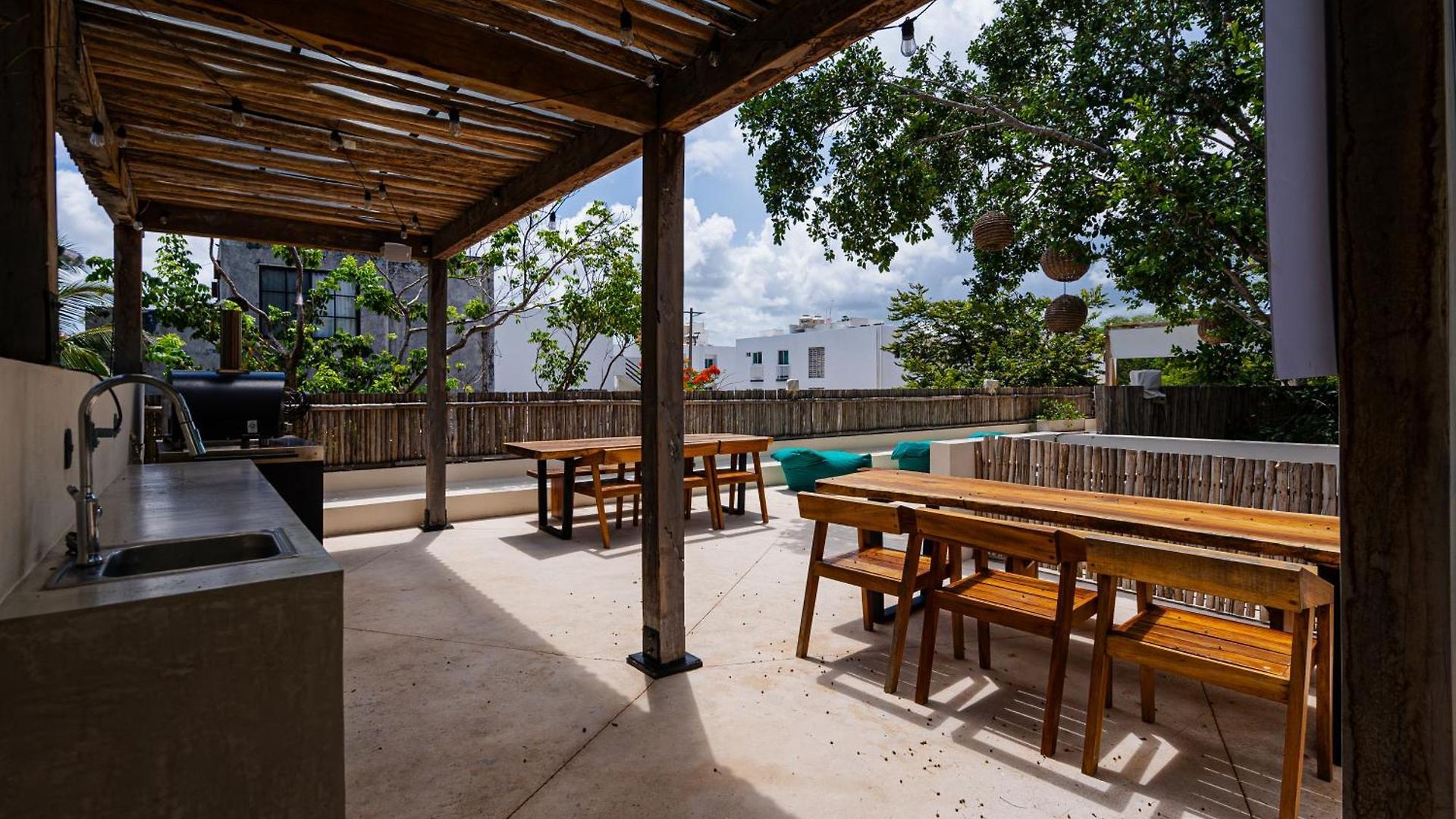 Penthouse With Private Jungle, Pool, Downtown