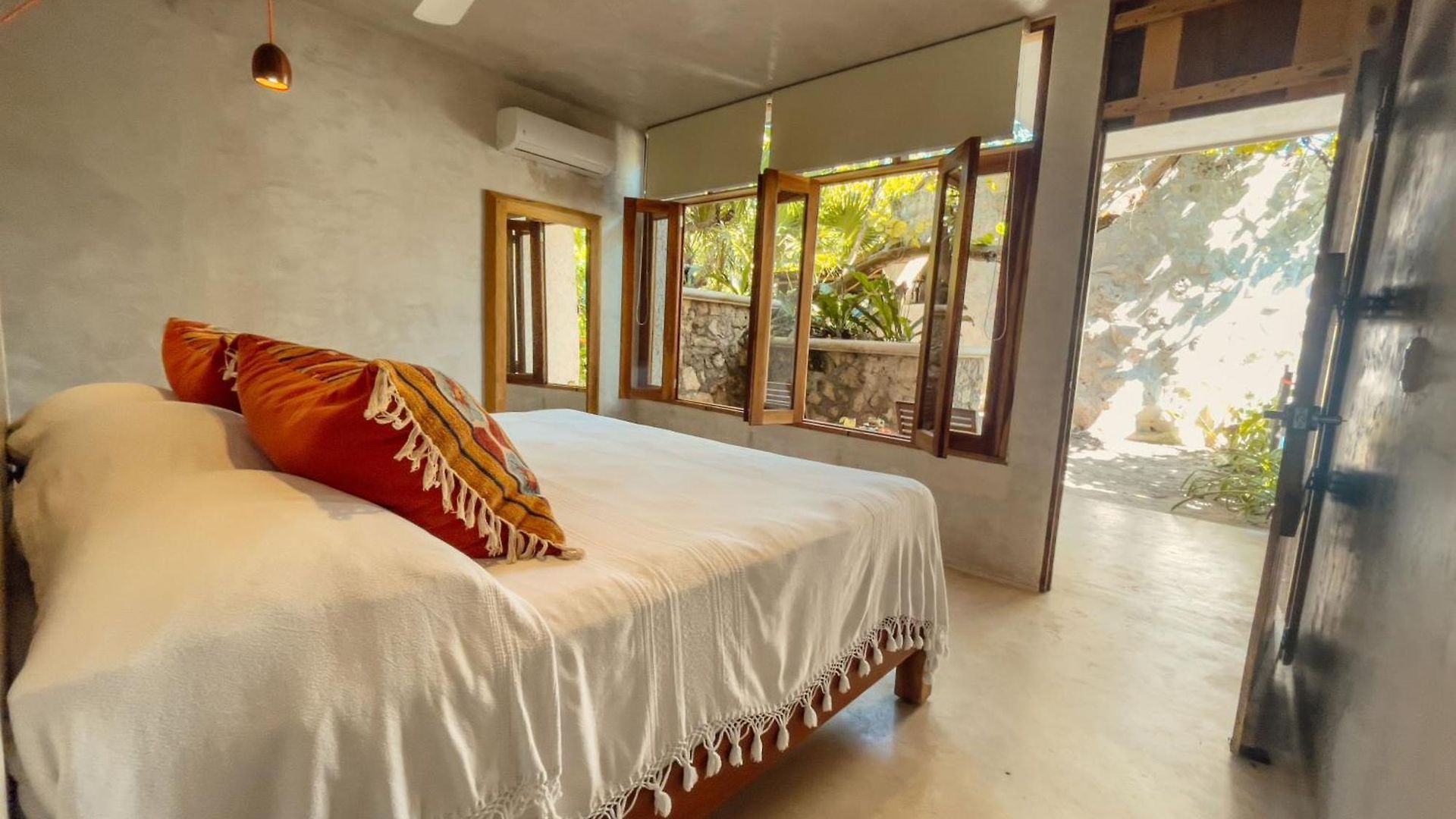 Pocna Hotel 3*