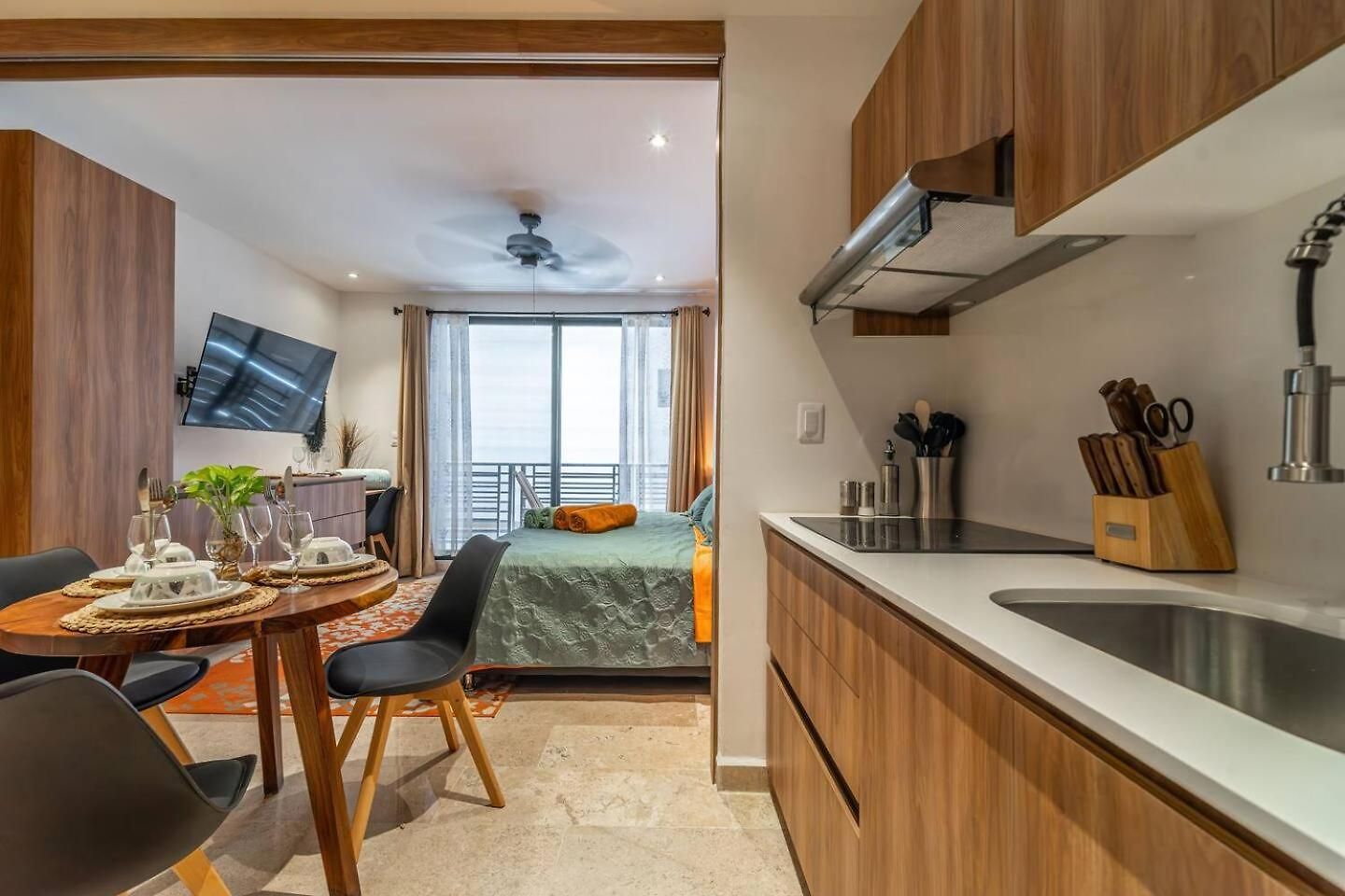 King With Private Balcony, Rooftop Pool, Gym Holiday home Tulum