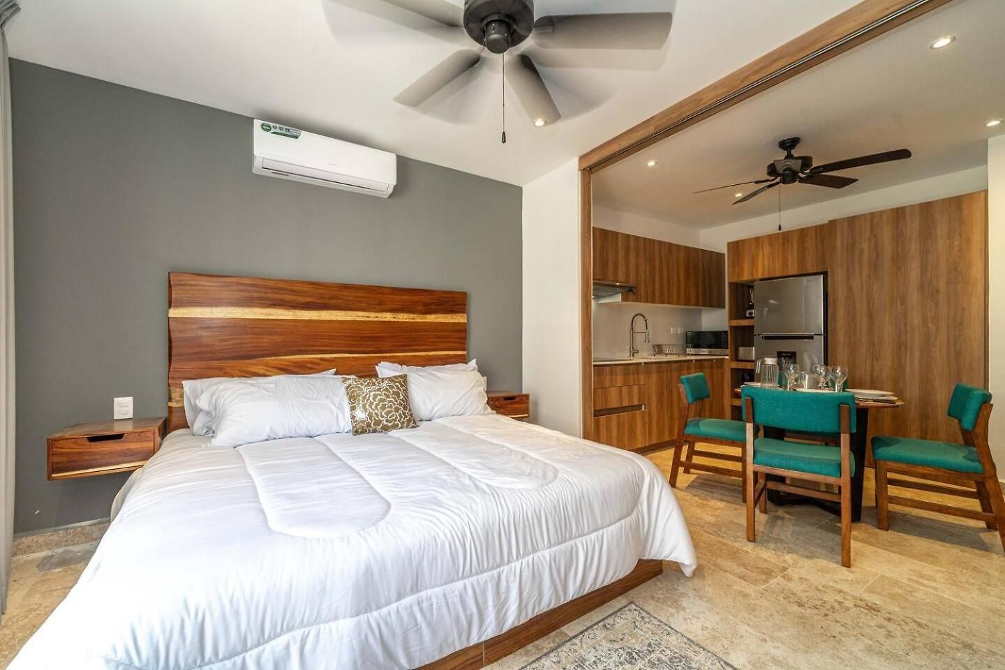 Holiday home King With Balcony, Gym And Rooftop Pool *