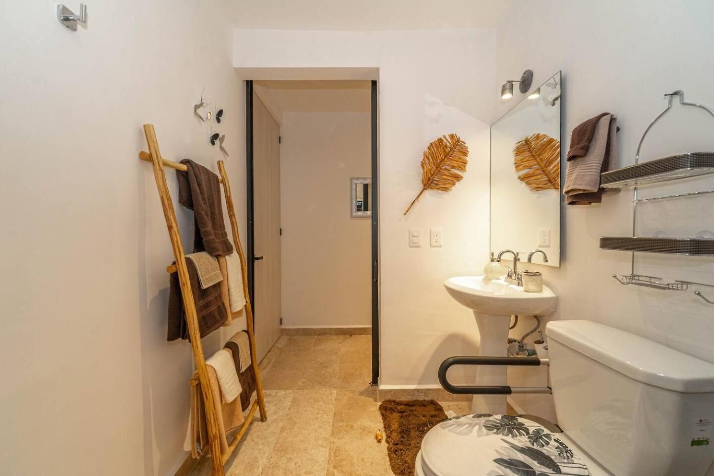 King With Private Balcony, Gym And Rooftop Pool Сasa de vacaciones *
