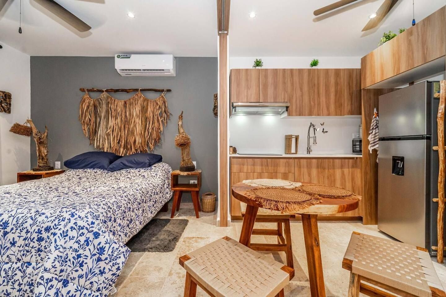 King With Private Balcony, Gym And Rooftop Pool Сasa de vacaciones *