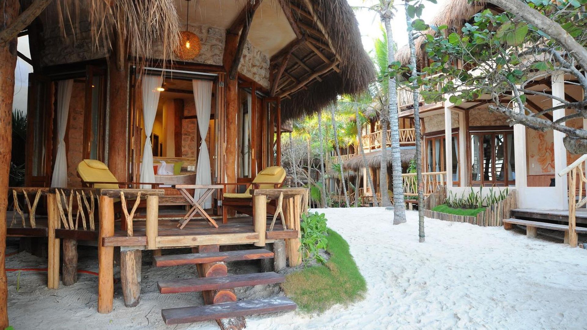 Alaya Beachfront 4*