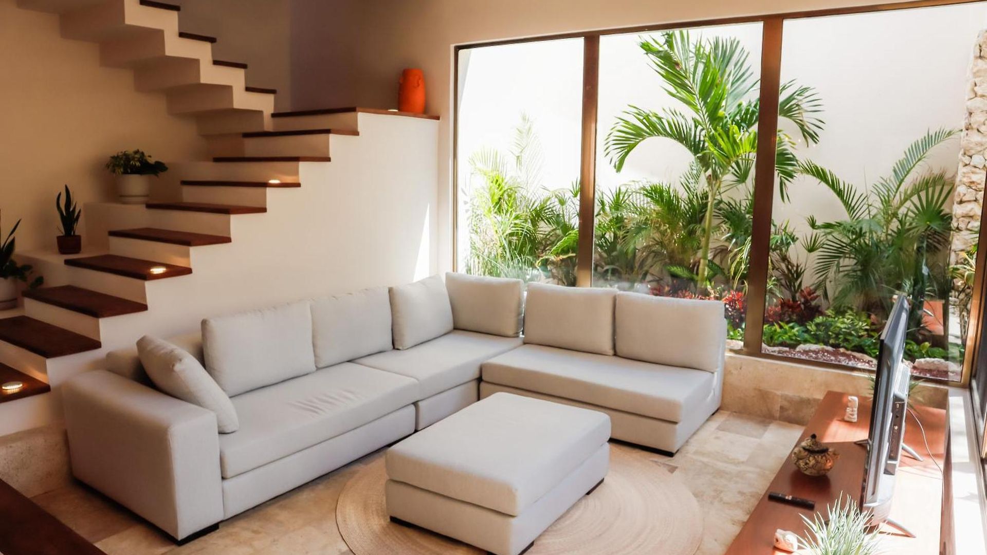 La Joya Villa