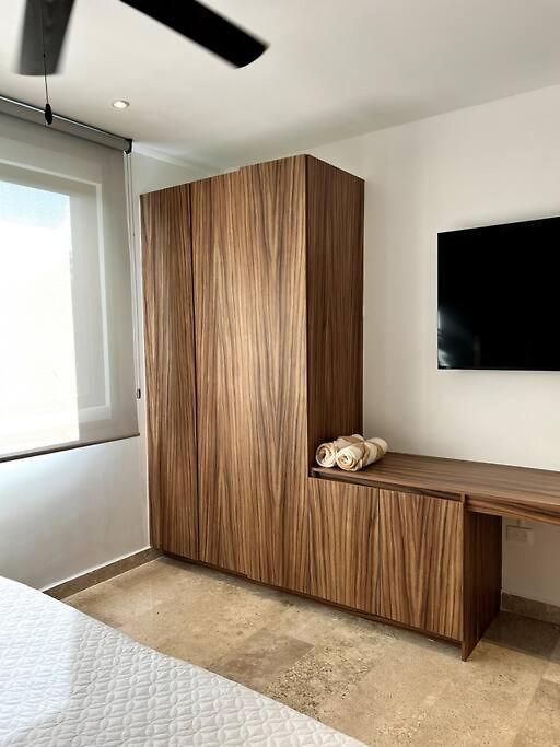 Apartment Super Comfortable With Office Space!