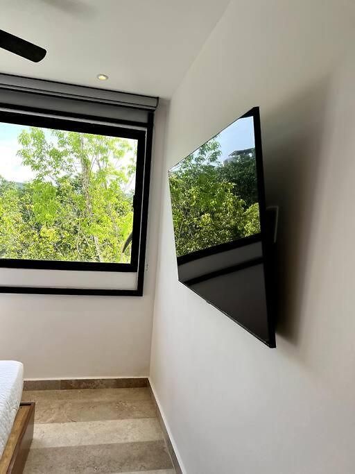 Super Comfortable With Office Space! *