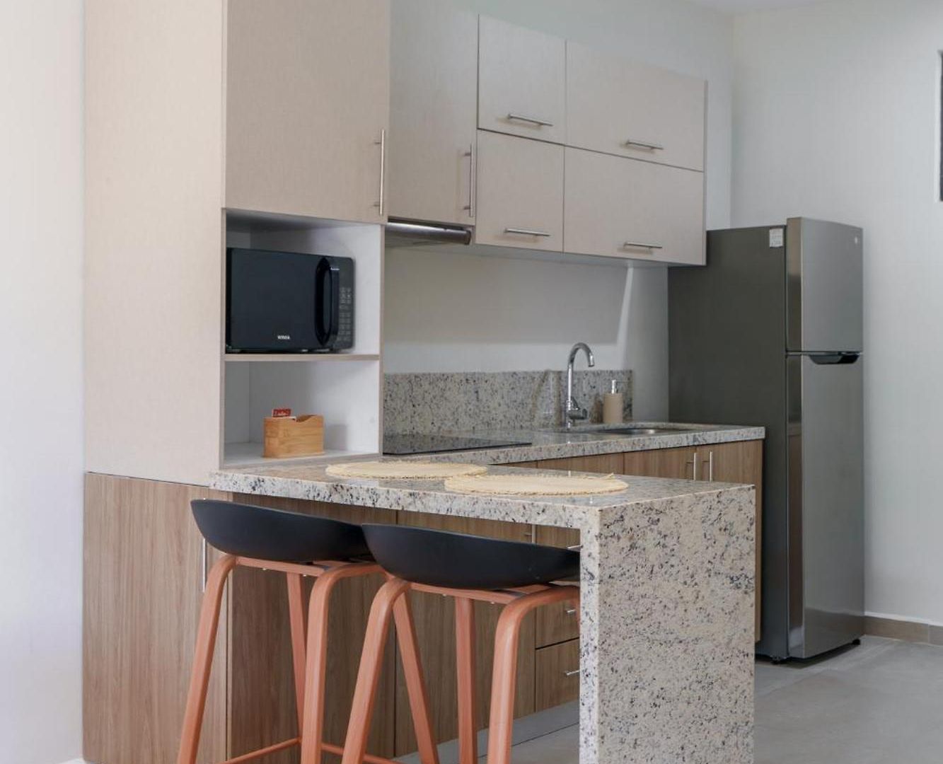 Apartment Downtown Penthouse With Private Pool, Rooftop Pool And Gym, Short Distance From Beaches, Restaurants & Nightlife