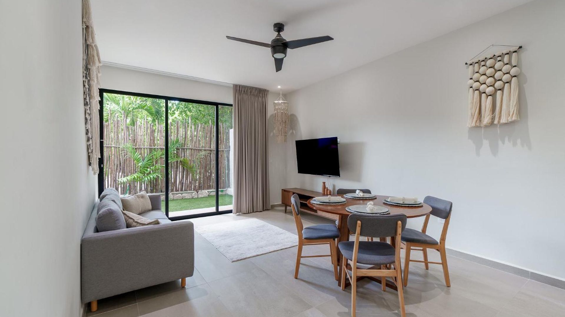Downtown Penthouse With Private Pool, Rooftop Pool And Gym, Short Distance From Beaches, Restaurants & Nightlife Apartment