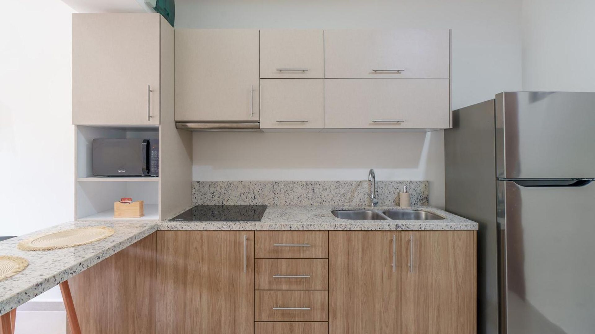 Downtown Penthouse With Private Pool, Rooftop Pool And Gym, Short Distance From Beaches, Restaurants & Nightlife Apartment *