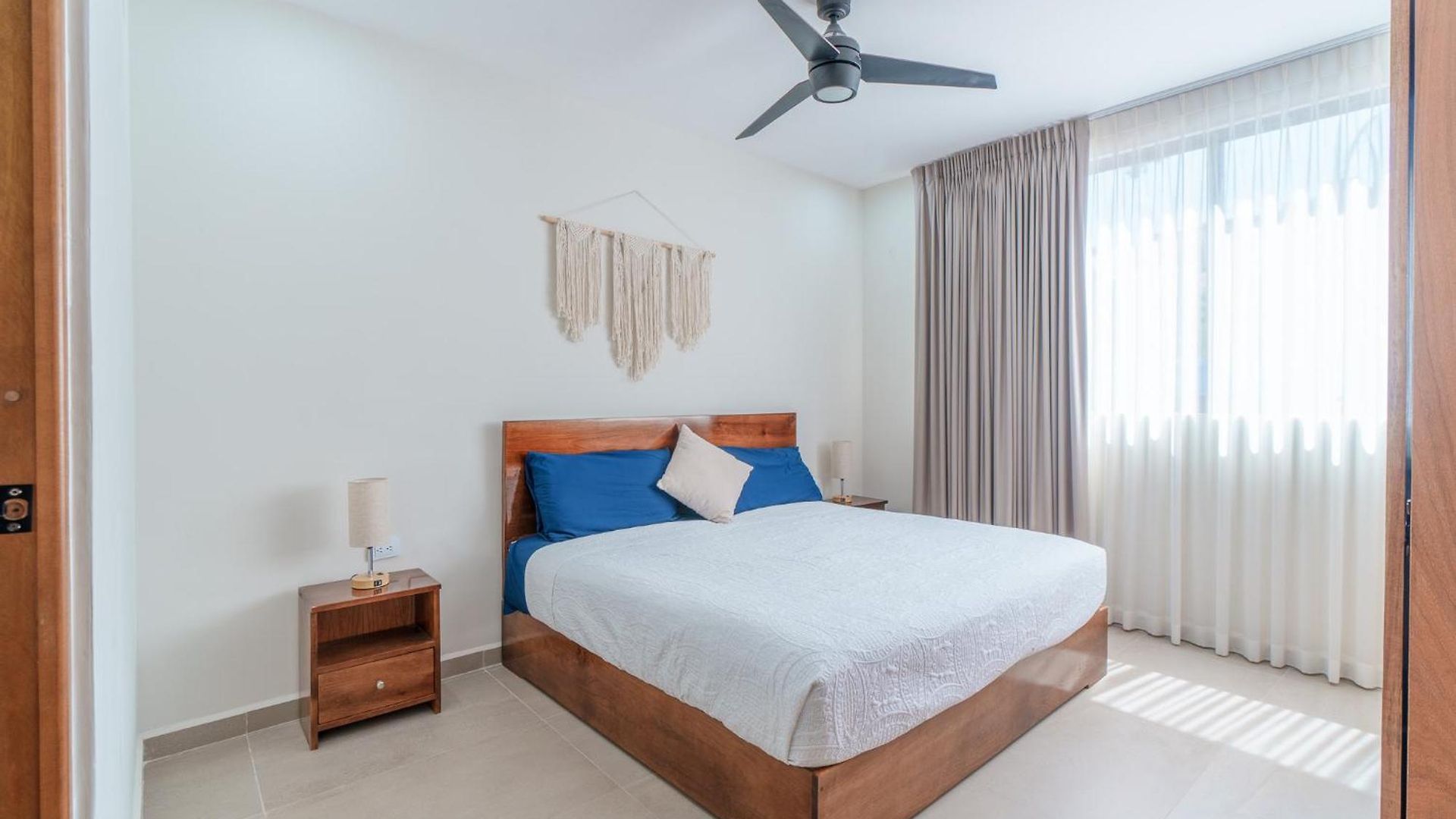 Downtown Penthouse With Private Pool, Rooftop Pool And Gym, Short Distance From Beaches, Restaurants & Nightlife Apartment
