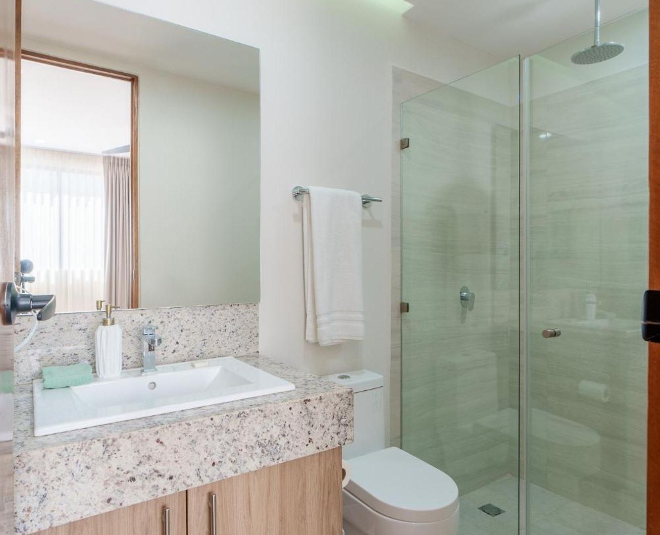 Apartment Downtown Penthouse With Private Pool, Rooftop Pool And Gym, Short Distance From Beaches, Restaurants & Nightlife *
