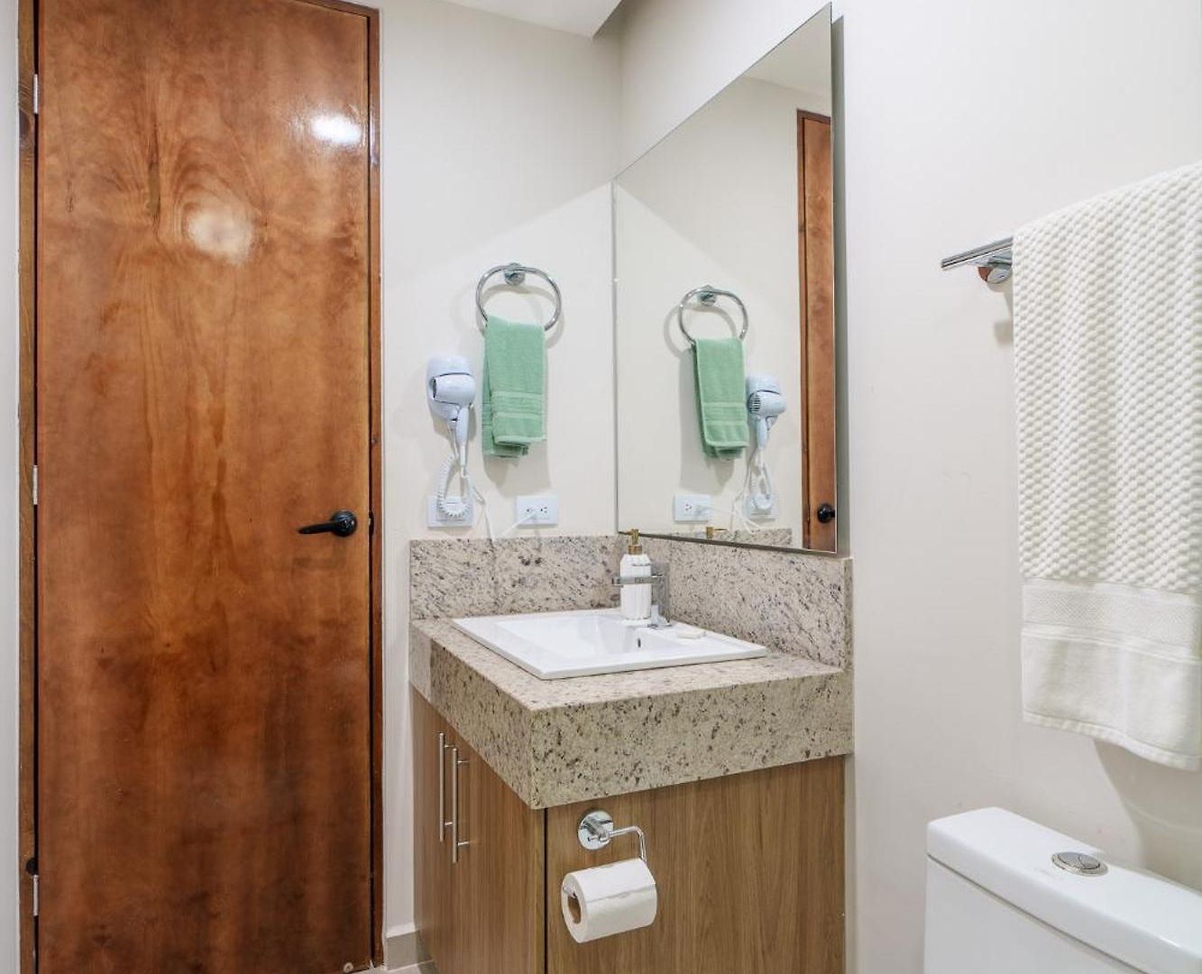Downtown Penthouse With Private Pool, Rooftop Pool And Gym, Short Distance From Beaches, Restaurants & Nightlife Apartment