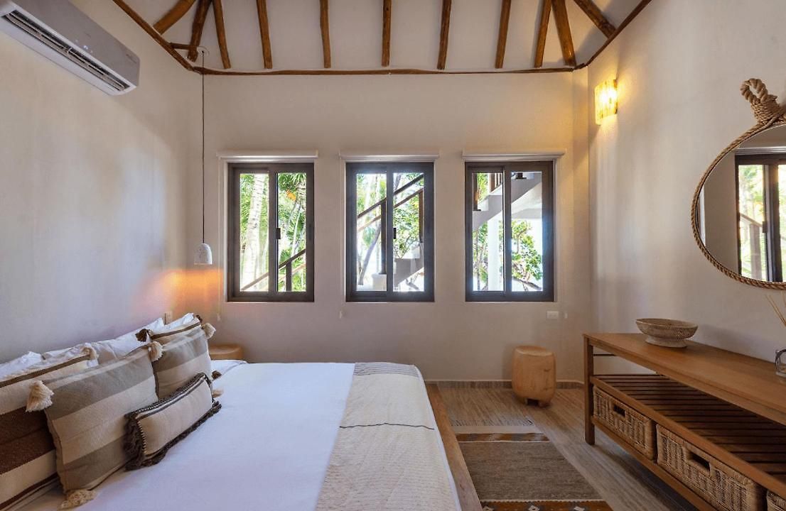 Soliman Bay Beachfront Villa *