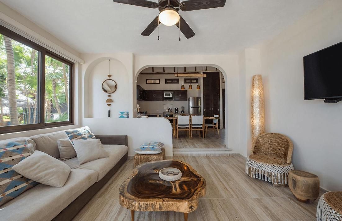 Villa Soliman Bay Beachfront *